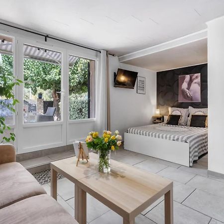 Studio Villa Nui Cuers Kültér fotó