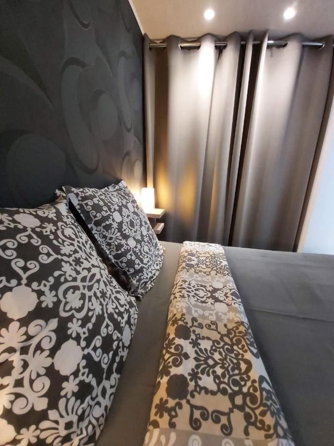 Studio Villa Nui Cuers Kültér fotó